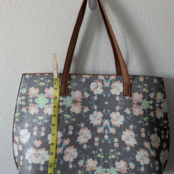 Under One Sky. Multi-color flower print. Soft material. - Picture 1 of 9